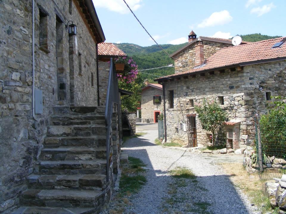 Albergo Diffuso Casa Delle Favole Ferriere Buitenkant foto